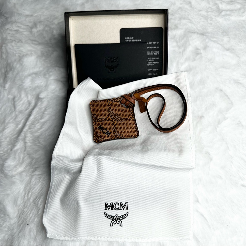 *MCM* NIB Cognac Logo Travel AirTag Holder Bag/Luggage Tag